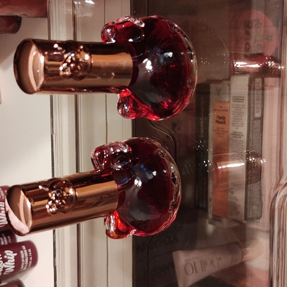 Hello Kitty Lip Stains. - Picture 1 of 2